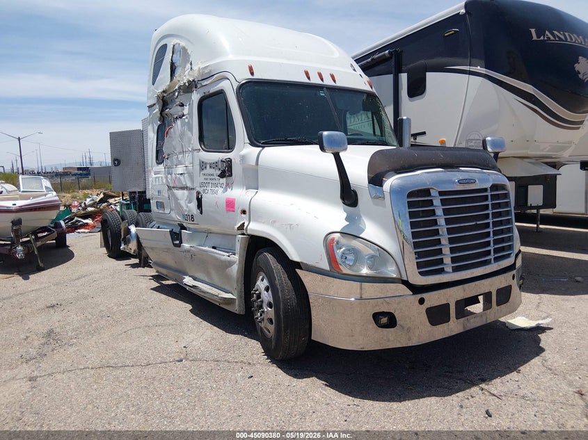 2018 Freightliner Cascadia 125 VIN 3AKJGLDR6JSJK2062 IAAI salvage auction — SIDE, Salvage (Arizona), sold $8,800 on 2026-07-08 (photo 1)