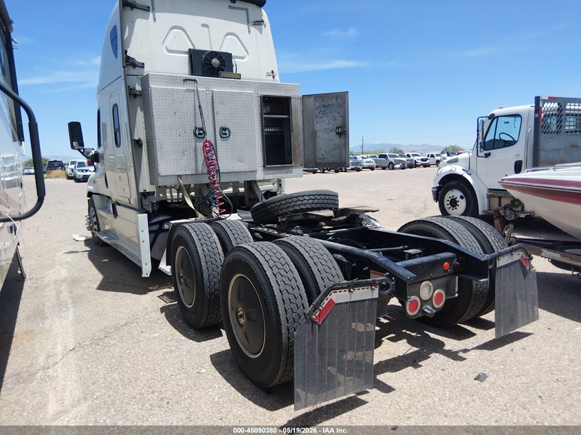 2018 Freightliner Cascadia 125 VIN 3AKJGLDR6JSJK2062 IAAI salvage auction — SIDE, Salvage (Arizona), sold $8,800 on 2026-07-08 (photo 3)