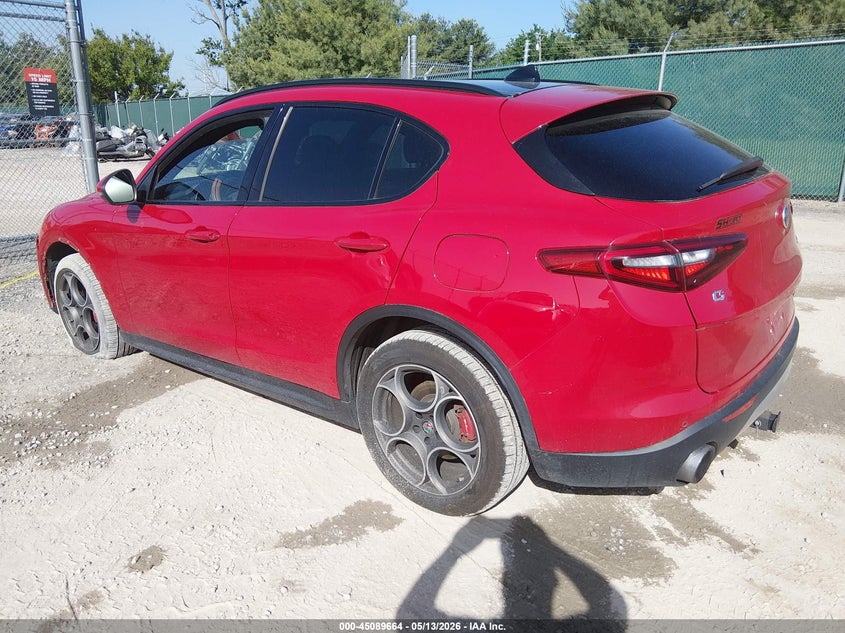2018 Alfa romeo Stelvio VIN ZASFAKNN1J7B94819 IAAI salvage auction — FRONT END, Salvage (Kentucky), sold $5,600 on 2026-07-10 (photo 3)