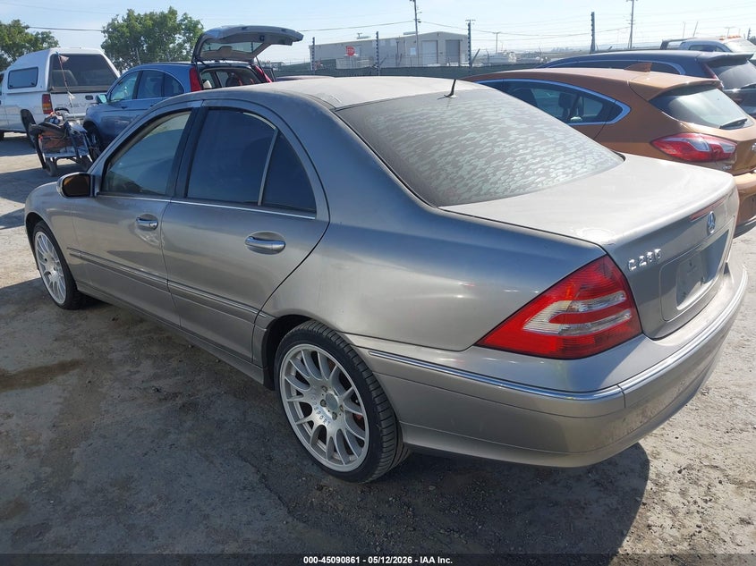 2006 Mercedes-benz C-klasse VIN WDBRF54H56A841980 IAAI salvage auction — NORMAL WEAR, Salvage (California), sold $300 on 2026-08-27 (photo 3)