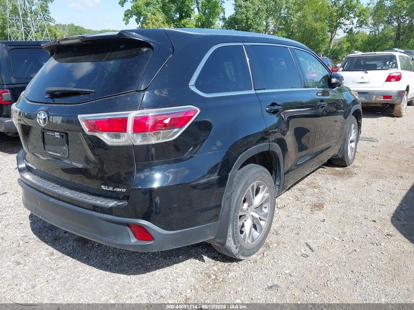 2015 Toyota Highlander VIN 5TDJKRFH2FS112269 IAAI salvage auction — LEFT FRONT, Clear (Indiana), sold $6,100 on 2026-07-15 (photo 4)