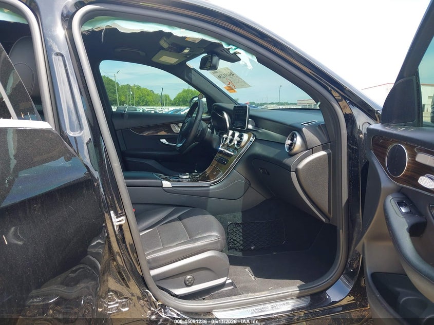 2019 Mercedes-benz Glc VIN WDC0G4JB7KF552365 IAAI salvage auction — RIGHT SIDE, Salvage (Georgia), sold $2,925 on 2026-07-09 (photo 5)