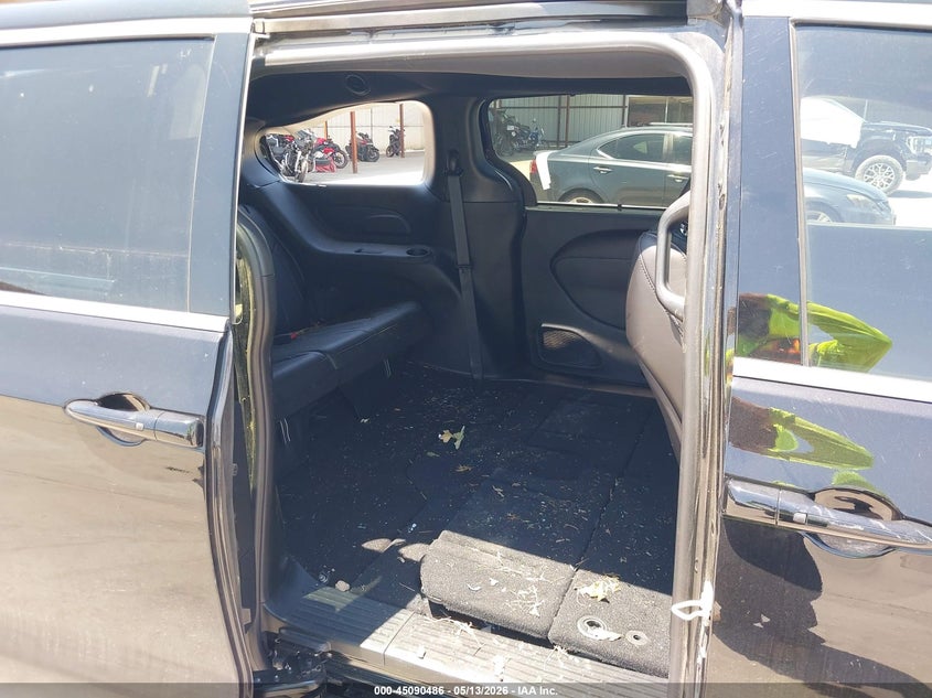 2025 Chrysler Pacifica VIN 2C4RC1BG4SR557355 IAAI salvage auction — FRONT END, Original (Texas), sold $25 on 2026-08-01 (photo 8)
