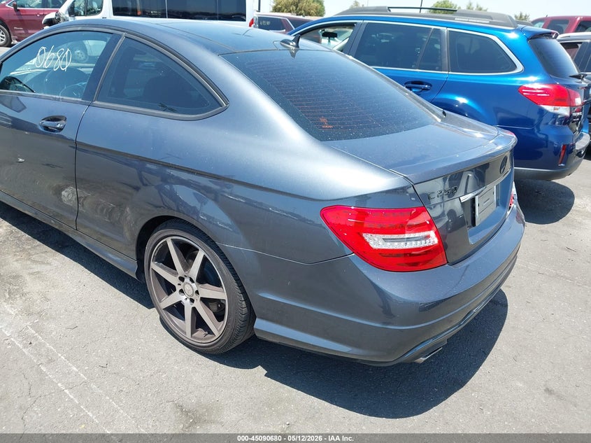 2015 Mercedes-benz C-klasse VIN WDDGJ4HB7FG375544 IAAI salvage auction — REAR END, Salvage Certificate (California), sold $3,050 on 2026-07-23 (photo 3)