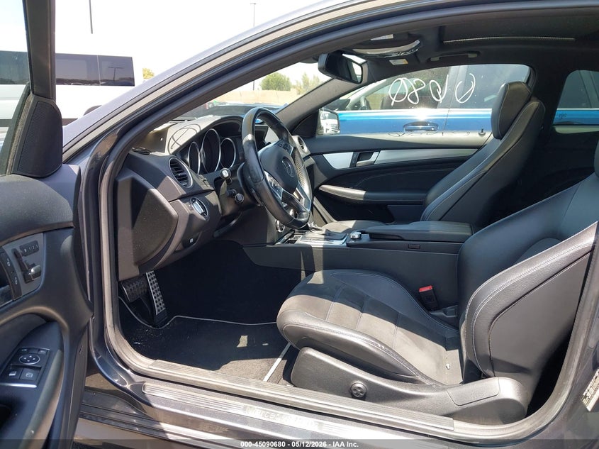 2015 Mercedes-benz C-klasse VIN WDDGJ4HB7FG375544 IAAI salvage auction — REAR END, Salvage Certificate (California), sold $3,050 on 2026-07-23 (photo 5)