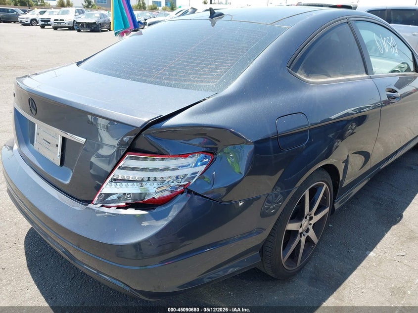 2015 Mercedes-benz C-klasse VIN WDDGJ4HB7FG375544 IAAI salvage auction — REAR END, Salvage Certificate (California), sold $3,050 on 2026-07-23 (photo 6)