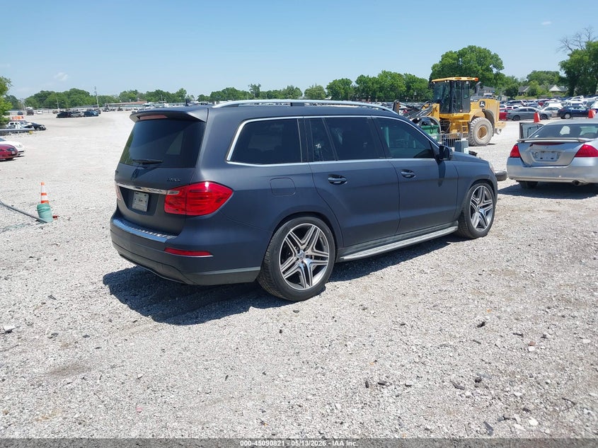 2013 Mercedes-benz Gl-klasse VIN 4JGDF7CE5DA225588 IAAI salvage auction — NORMAL WEAR, Salvage (Texas), sold $2,250 on 2026-08-01 (photo 4)