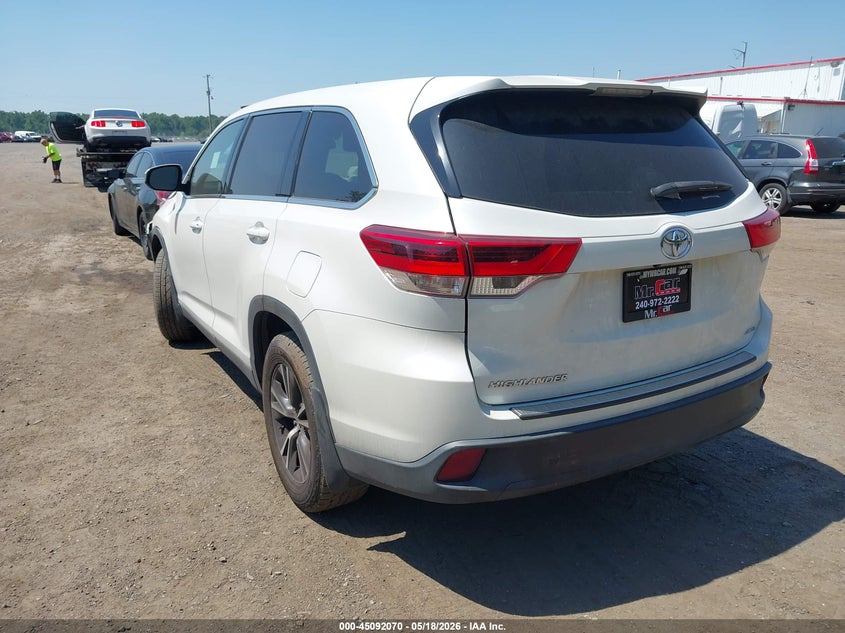 2019 Toyota Highlander VIN 5TDBZRFH9KS717478 IAAI salvage auction — RIGHT SIDE, Clear (Virginia), sold $6,950 on 2026-07-08 (photo 3)