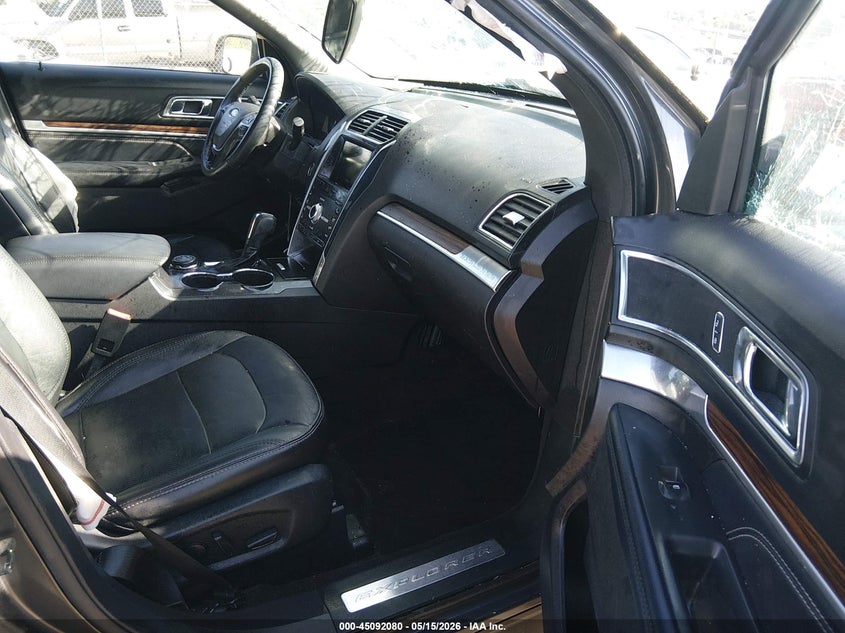 2019 Ford Explorer VIN 1FM5K8F82KGB16236 IAAI salvage auction — ROLLOVER, Salvage (West Virginia), sold $1,650 on 2026-07-20 (photo 5)