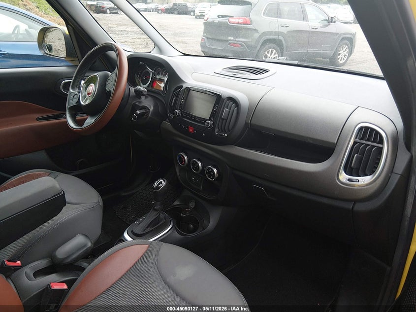 2014 Fiat 500l VIN ZFBCFADH5EZ023653 IAAI salvage auction — LEFT SIDE, Salvage (Rhode Island), sold $25 on 2026-07-28 (photo 5)