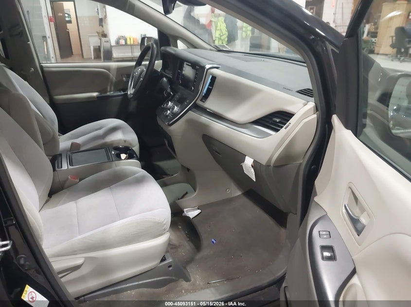 2018 Toyota Sienna VIN 5TDKZ3DCXJS933018 IAAI salvage auction — FRONT END, Mv-907A (New York), sold $4,800 on 2026-07-15 (photo 5)