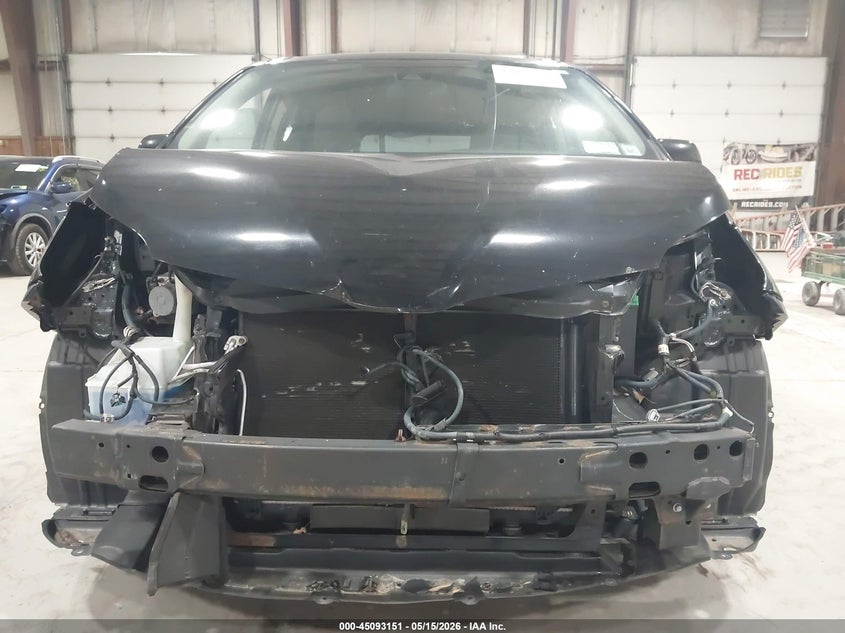 2018 Toyota Sienna VIN 5TDKZ3DCXJS933018 IAAI salvage auction — FRONT END, Mv-907A (New York), sold $4,800 on 2026-07-15 (photo 6)