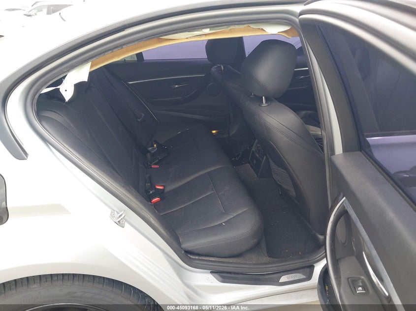 2016 BMW 3er VIN WBA8E9G51GNU28261 IAAI salvage auction — FRONT END, Salvage Title, sold $1,050 on 2026-08-19 (photo 8)
