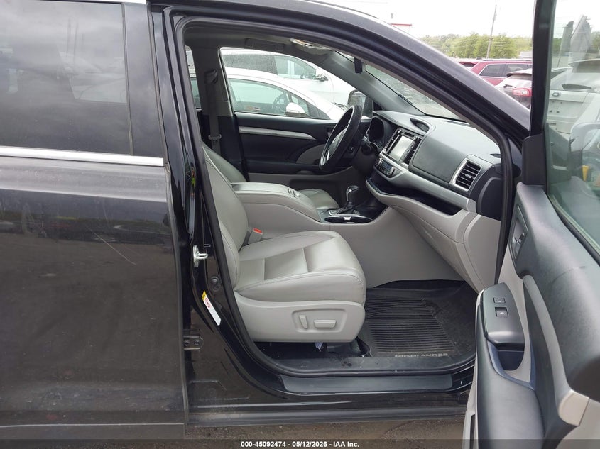 2019 Toyota Highlander VIN 5TDJZRFH6KS585811 IAAI salvage auction — HAIL, Salvage (Iowa), sold $14,000 on 2026-07-20 (photo 5)