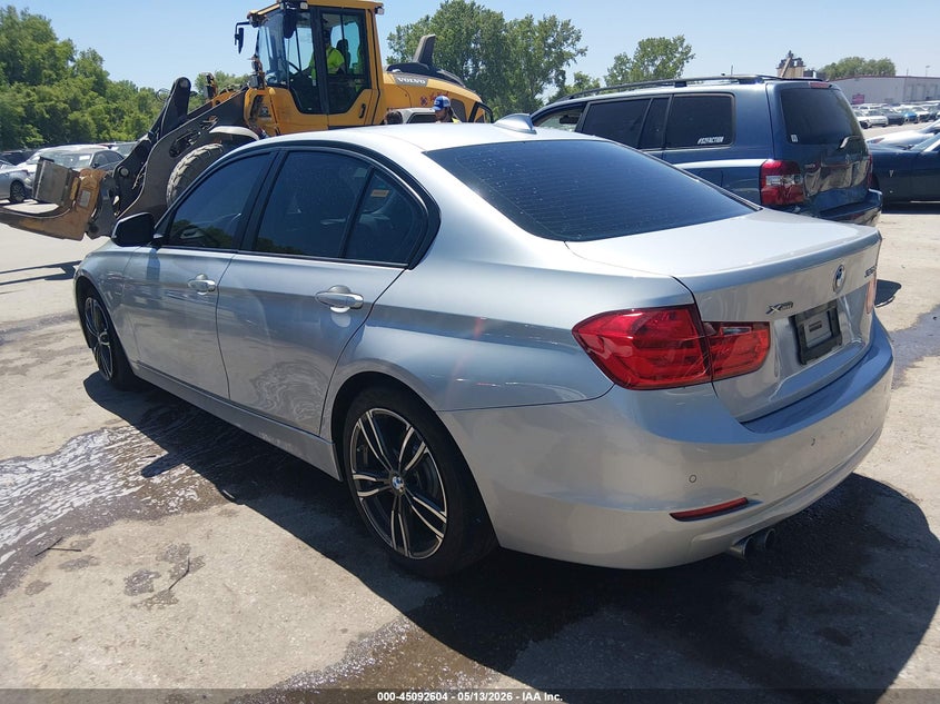 2015 BMW 3er VIN WBA3B5G54FNS18991 IAAI salvage auction — RIGHT SIDE, Salvage (Kansas), sold $1,350 on 2026-07-08 (photo 3)