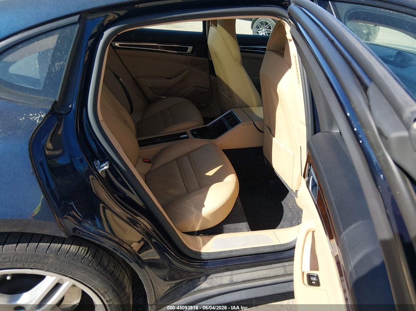 2018 Porsche Panamera VIN WP0AE2A77JL129219 IAAI salvage auction — RIGHT FRONT, Salvage Title, sold $16,600 on 2026-07-10 (photo 8)