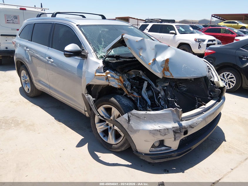 2015 Toyota Highlander VIN 5TDYKRFH9FS117189 IAAI salvage auction — FRONT END, Salvage (Texas), sold $3,675 on 2026-07-07 (photo 1)
