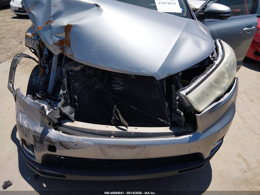 2015 Toyota Highlander VIN 5TDYKRFH9FS117189 IAAI salvage auction — FRONT END, Salvage (Texas), sold $3,675 on 2026-07-07 (photo 6)