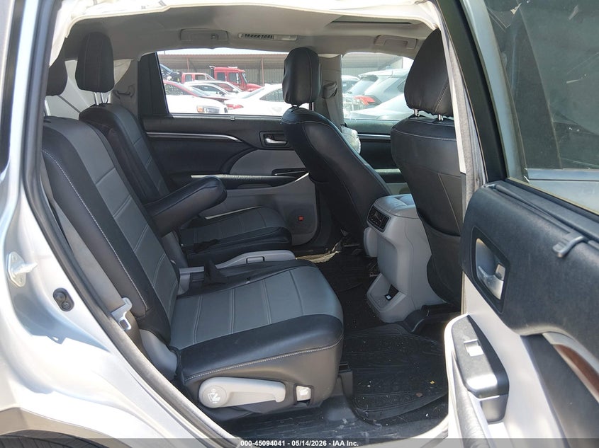 2015 Toyota Highlander VIN 5TDYKRFH9FS117189 IAAI salvage auction — FRONT END, Salvage (Texas), sold $3,675 on 2026-07-07 (photo 8)