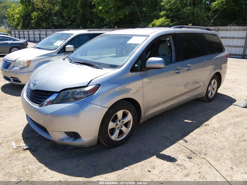 2014 Toyota Sienna VIN 5TDKK3DC7ES423929 IAAI salvage auction — SIDE, Clear (Tennessee), sold $250 on 2026-07-29 (photo 2)