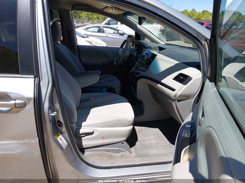 2014 Toyota Sienna VIN 5TDKK3DC7ES423929 IAAI salvage auction — SIDE, Clear (Tennessee), sold $250 on 2026-07-29 (photo 5)