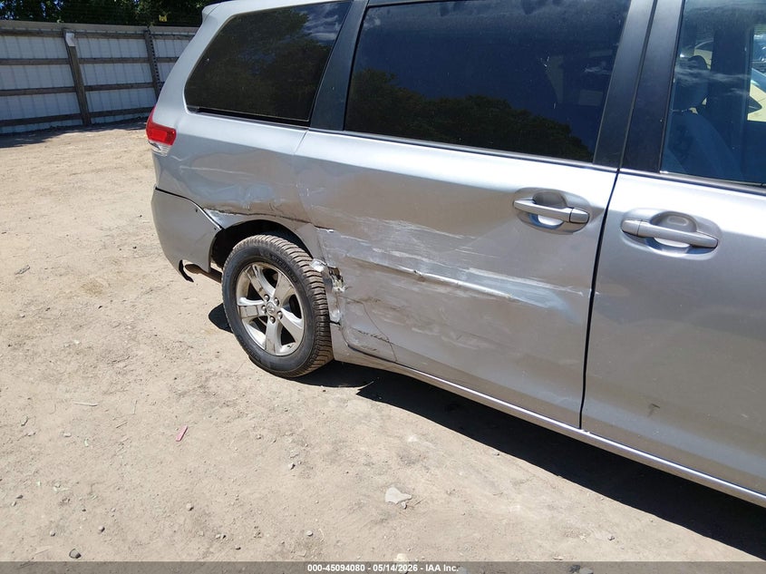 2014 Toyota Sienna VIN 5TDKK3DC7ES423929 IAAI salvage auction — SIDE, Clear (Tennessee), sold $250 on 2026-07-29 (photo 6)