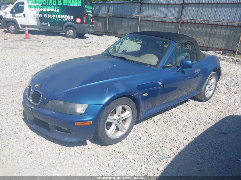 2001 BMW Z3 VIN WBACN33401LM00443 IAAI salvage auction — NORMAL WEAR, Salvage (Texas), sold $675 on 2026-07-29 (photo 2)