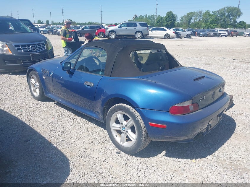 2001 BMW Z3 VIN WBACN33401LM00443 IAAI salvage auction — NORMAL WEAR, Salvage (Texas), sold $675 on 2026-07-29 (photo 3)