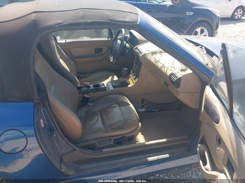 2001 BMW Z3 VIN WBACN33401LM00443 IAAI salvage auction — NORMAL WEAR, Salvage (Texas), sold $675 on 2026-07-29 (photo 5)