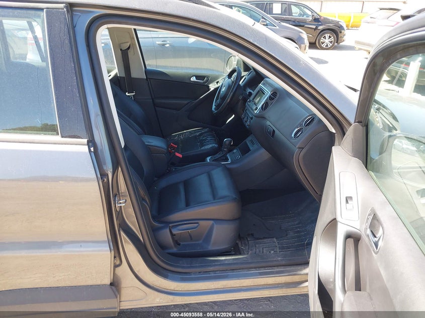 2016 Volkswagen Tiguan VIN WVGBV7AX7GW509309 IAAI salvage auction — HAIL, Salvage (Iowa), sold $1,050 on 2026-07-13 (photo 5)