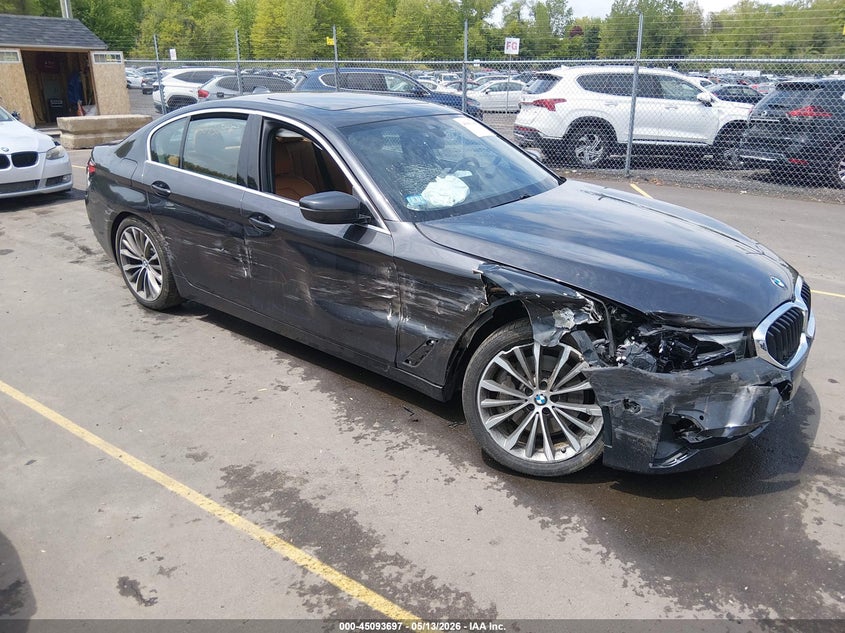 2022 BMW 5er VIN WBA13BJ07NWX59347 IAAI salvage auction — RIGHT FRONT, Salvage (Massachusetts), sold $11,275 on 2026-07-09 (photo 1)