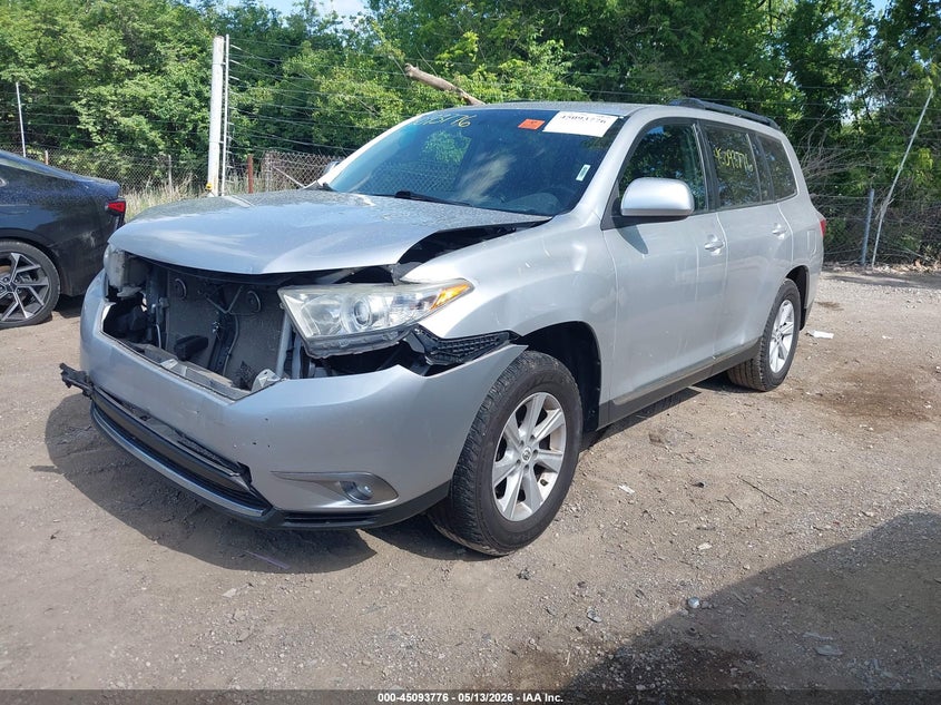 2013 Toyota Highlander VIN 5TDBK3EH8DS198400 IAAI salvage auction — FRONT & REAR, Clear (Indiana), sold $2,650 on 2026-07-15 (photo 2)