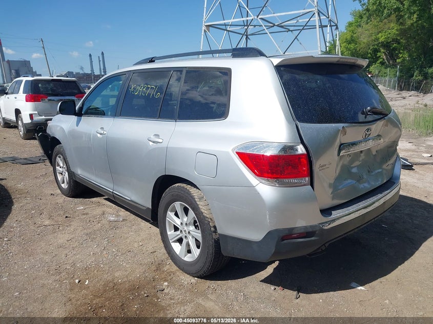 2013 Toyota Highlander VIN 5TDBK3EH8DS198400 IAAI salvage auction — FRONT & REAR, Clear (Indiana), sold $2,650 on 2026-07-15 (photo 3)