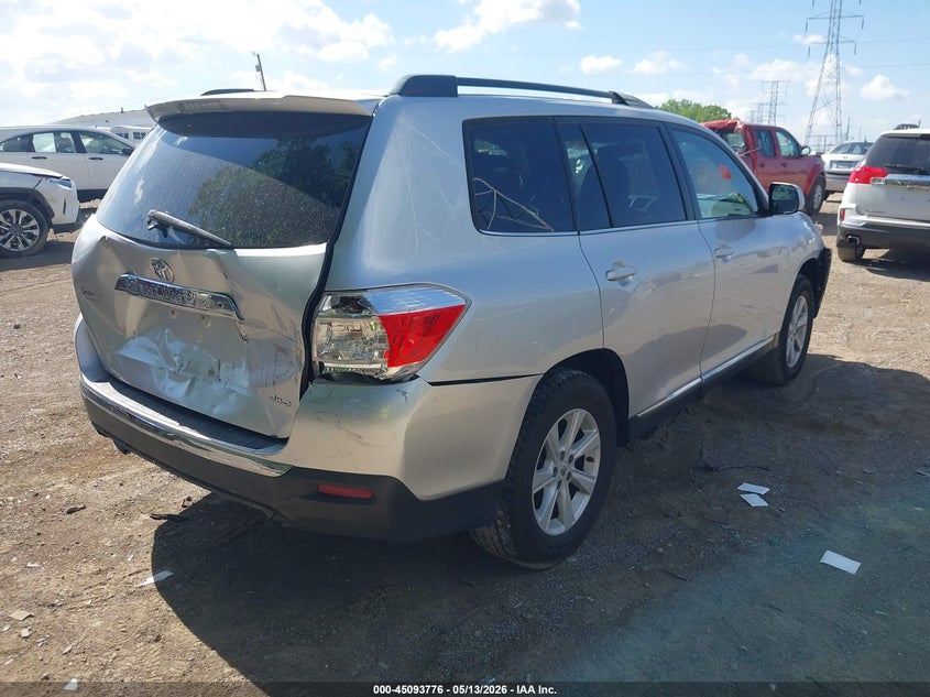 2013 Toyota Highlander VIN 5TDBK3EH8DS198400 IAAI salvage auction — FRONT & REAR, Clear (Indiana), sold $2,650 on 2026-07-15 (photo 4)