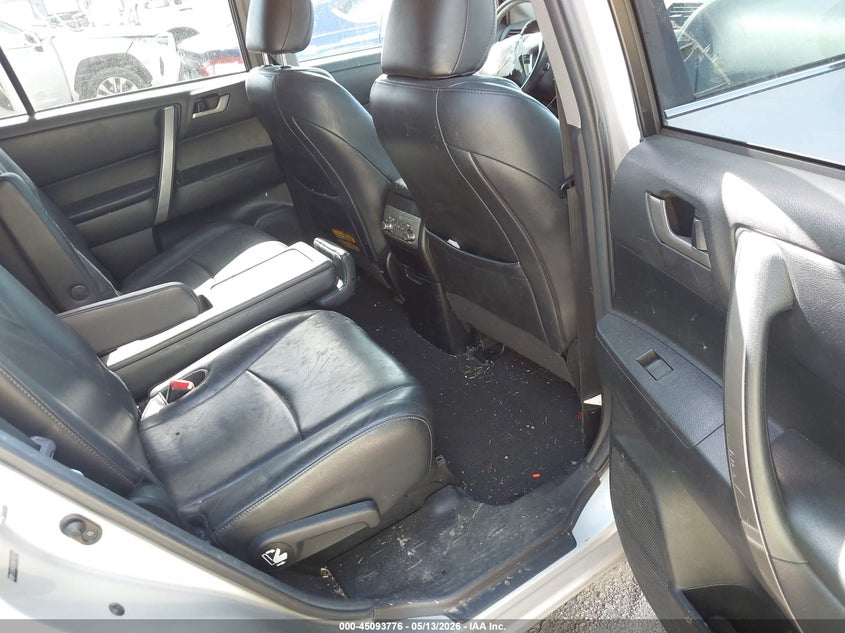 2013 Toyota Highlander VIN 5TDBK3EH8DS198400 IAAI salvage auction — FRONT & REAR, Clear (Indiana), sold $2,650 on 2026-07-15 (photo 8)