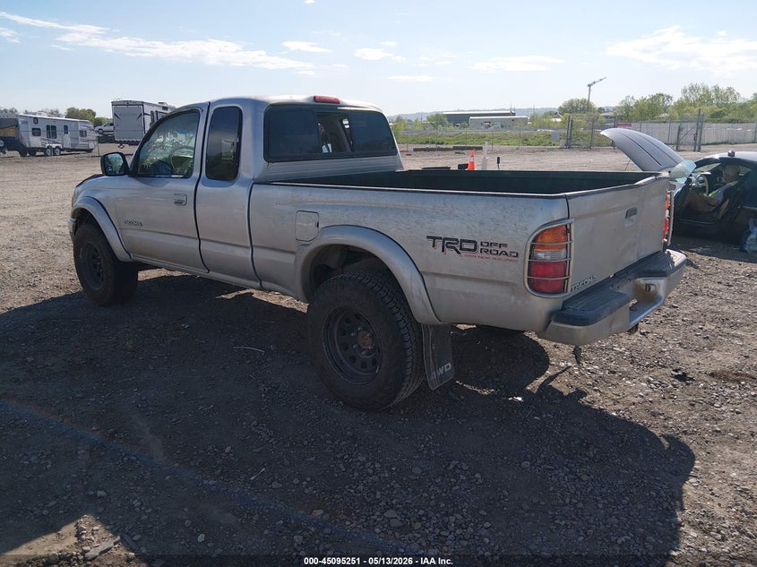 2004 Toyota Tacoma VIN 5TEWN72N94Z383682 IAAI salvage auction — ROLLOVER, Clear (Montana), sold $2,250 on 2026-07-12 (photo 3)