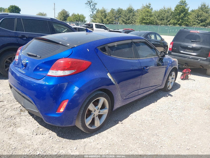 2014 Hyundai Veloster VIN KMHTC6AD9EU215087 IAAI salvage auction — NORMAL WEAR, Salvage (Texas), sold $275 on 2026-07-29 (photo 4)