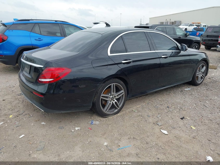 2020 Mercedes-benz E-klasse VIN WDDZF8DB1LA705250 IAAI salvage auction — WATER/FLOOD, Salvage (Texas), sold $8,175 on 2026-07-16 (photo 4)