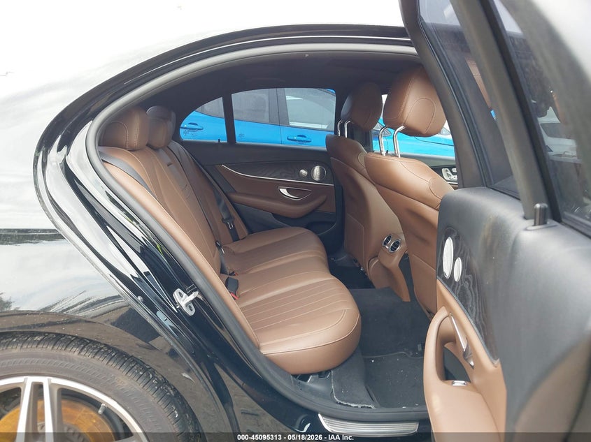 2020 Mercedes-benz E-klasse VIN WDDZF8DB1LA705250 IAAI salvage auction — WATER/FLOOD, Salvage (Texas), sold $8,175 on 2026-07-16 (photo 8)