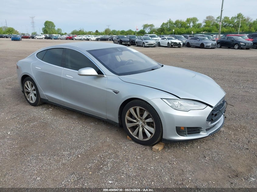 2016 Tesla Model s VIN 5YJSA1E2XGF130207 IAAI salvage auction — FRONT END, Salvage (Illinois), sold $2,100 on 2026-07-08 (photo 1)
