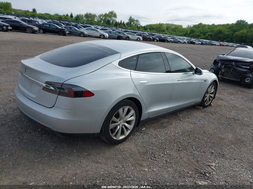 2016 Tesla Model s VIN 5YJSA1E2XGF130207 IAAI salvage auction — FRONT END, Salvage (Illinois), sold $2,100 on 2026-07-08 (photo 4)