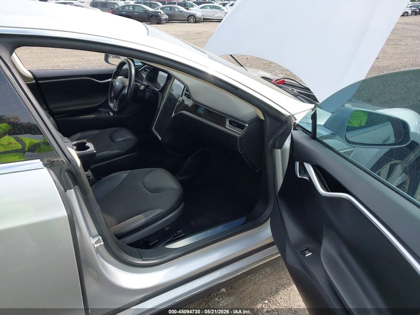 2016 Tesla Model s VIN 5YJSA1E2XGF130207 IAAI salvage auction — FRONT END, Salvage (Illinois), sold $2,100 on 2026-07-08 (photo 5)