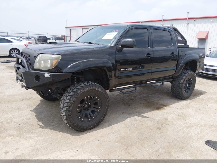 2011 Toyota Tacoma VIN 5TFLU4EN2BX003618 IAAI salvage auction — HAIL, Salvage (Kansas), sold $10,400 on 2026-07-24 (photo 2)