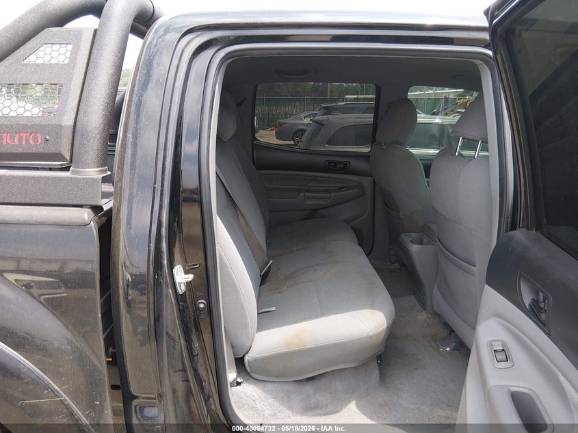 2011 Toyota Tacoma VIN 5TFLU4EN2BX003618 IAAI salvage auction — HAIL, Salvage (Kansas), sold $10,400 on 2026-07-24 (photo 8)