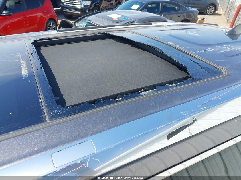 2019 Toyota Highlander VIN 5TDDZRFH2KS933942 IAAI salvage auction — HAIL, Clear (Oklahoma), sold $13,500 on 2026-07-08 (photo 6)