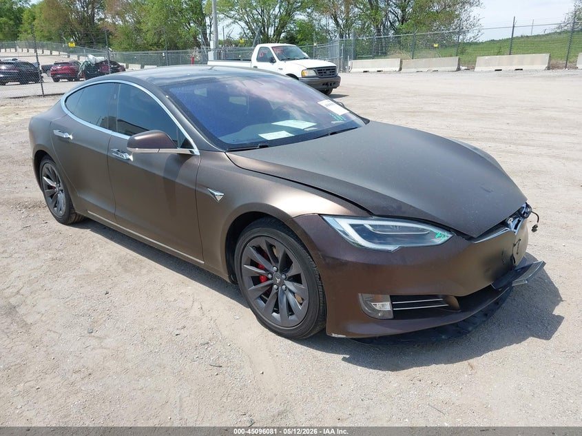 2017 Tesla Model s VIN 5YJSA1E4XHF218323 — IAAI salvage auction photo