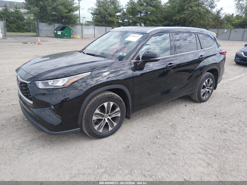 2020 Toyota Highlander VIN 5TDHZRBH5LS501063 IAAI salvage auction — REPOSSESSION, Salvage (Virginia), sold $13,450 on 2026-07-14 (photo 2)