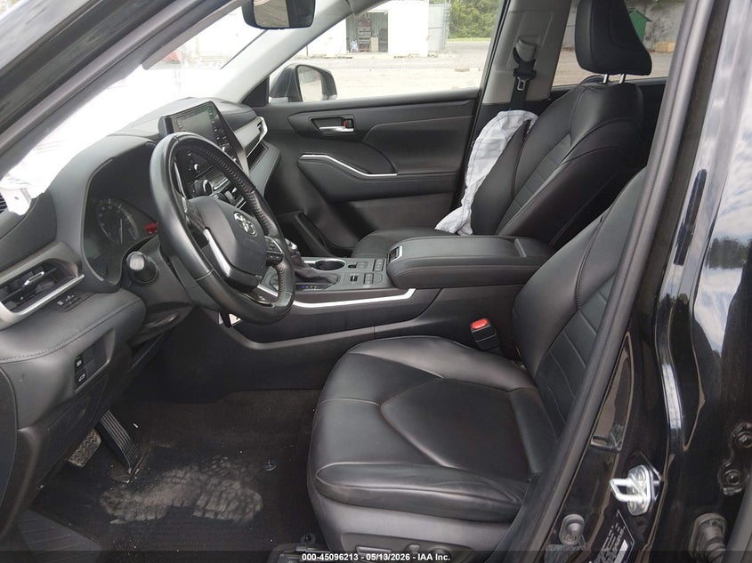 2020 Toyota Highlander VIN 5TDHZRBH5LS501063 IAAI salvage auction — REPOSSESSION, Salvage (Virginia), sold $13,450 on 2026-07-14 (photo 5)