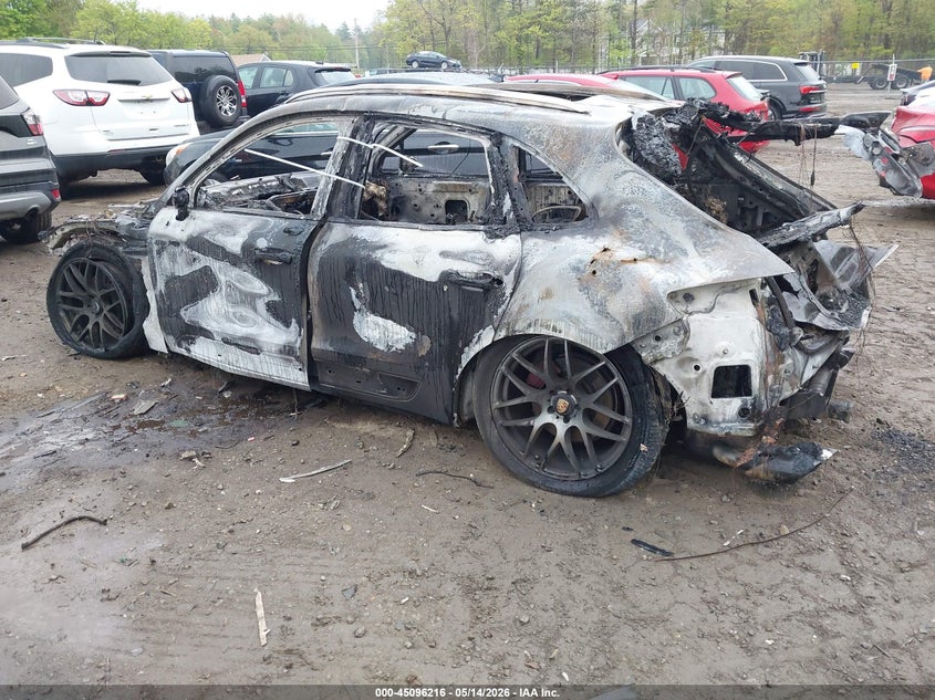 2017 Porsche Macan VIN WP1AB2A55HLB10393 IAAI salvage auction — ALL OVER, Salvage (Massachusetts), sold $150 on 2026-07-14 (photo 3)