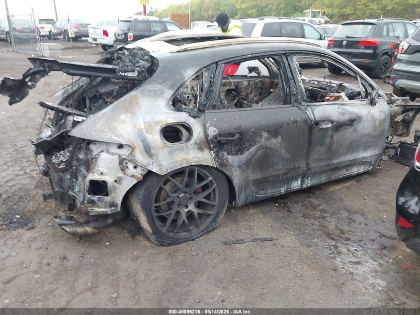 2017 Porsche Macan VIN WP1AB2A55HLB10393 IAAI salvage auction — ALL OVER, Salvage (Massachusetts), sold $150 on 2026-07-14 (photo 4)